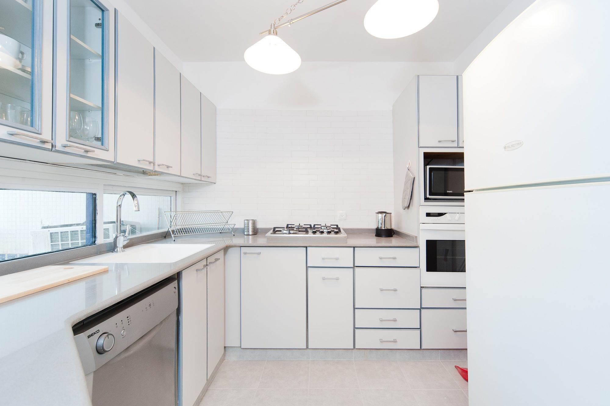 Chic 3Br Apt W Sauna & Parking On The Beach By Sea N' Rent 텔아비브 외부 사진